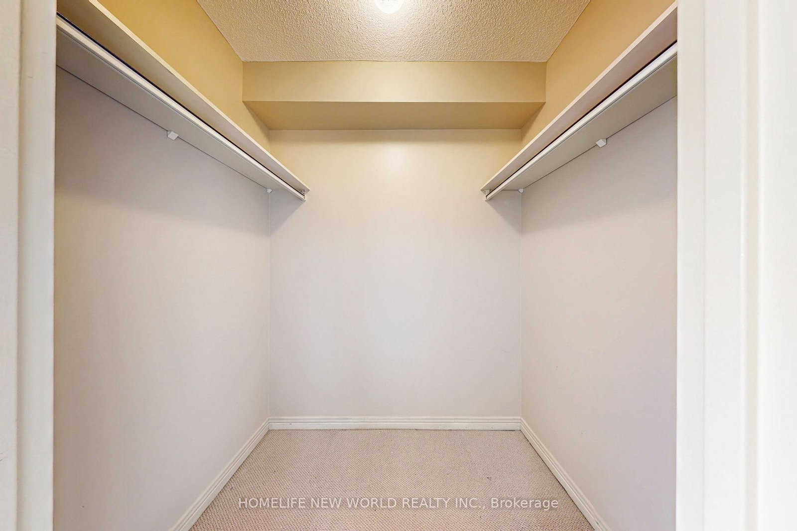 711 Rossland Road E, Unit 706 - Photo 28