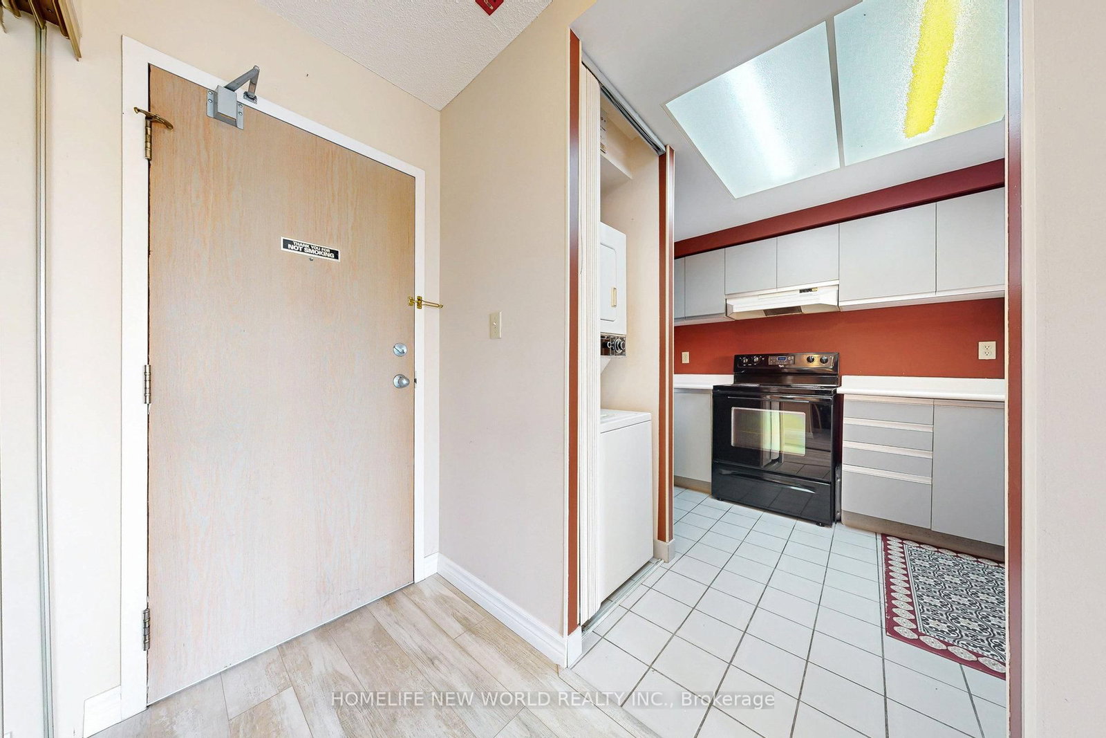 711 Rossland Road E, Unit 706 - Photo 4