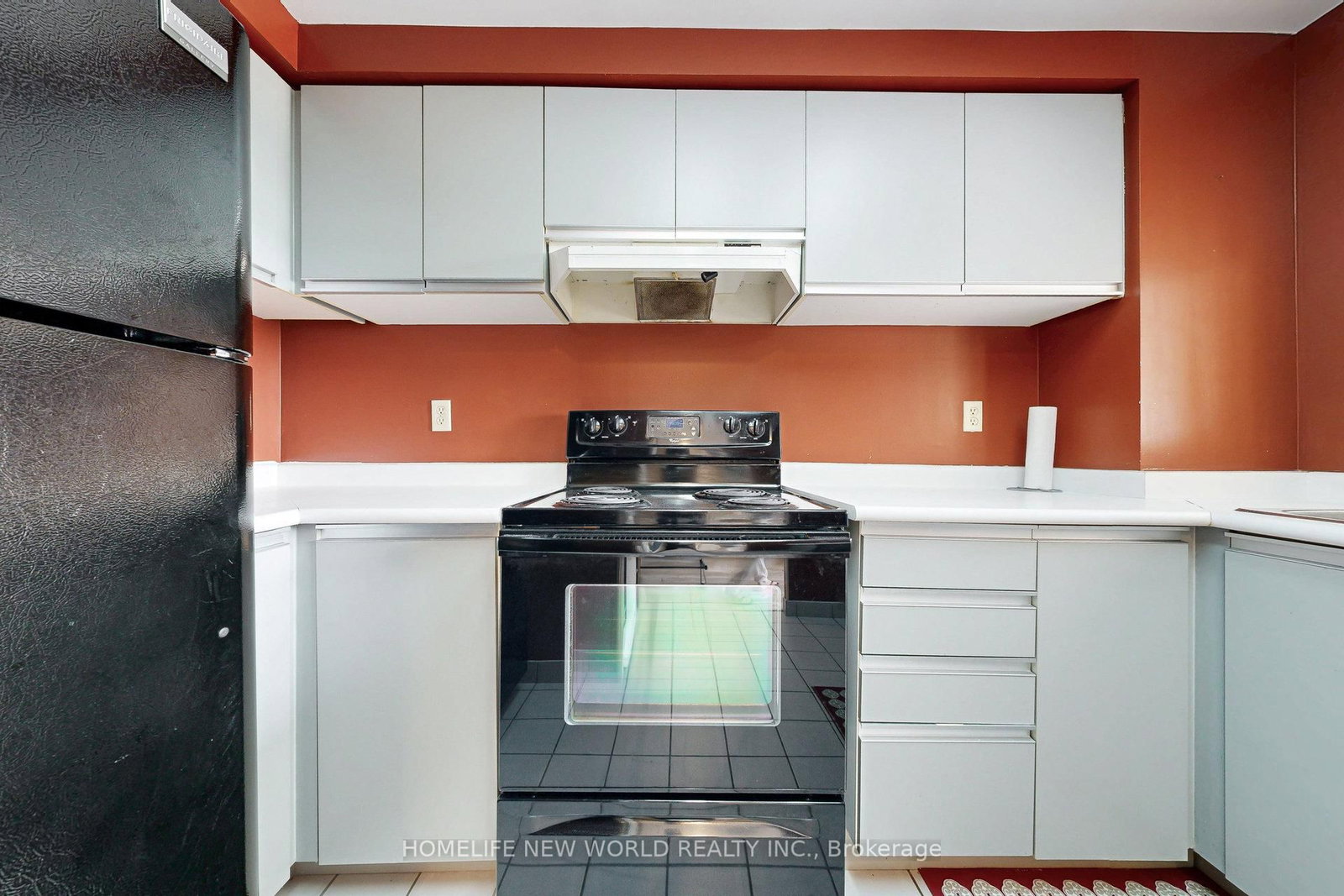 711 Rossland Road E, Unit 706 - Photo 7