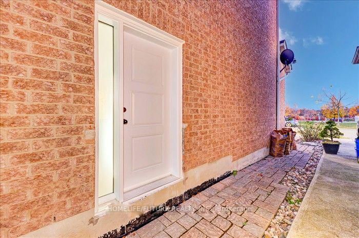 Bsmt - 84 Darren Ave, Whitby, L1R 0B4 | Image 3