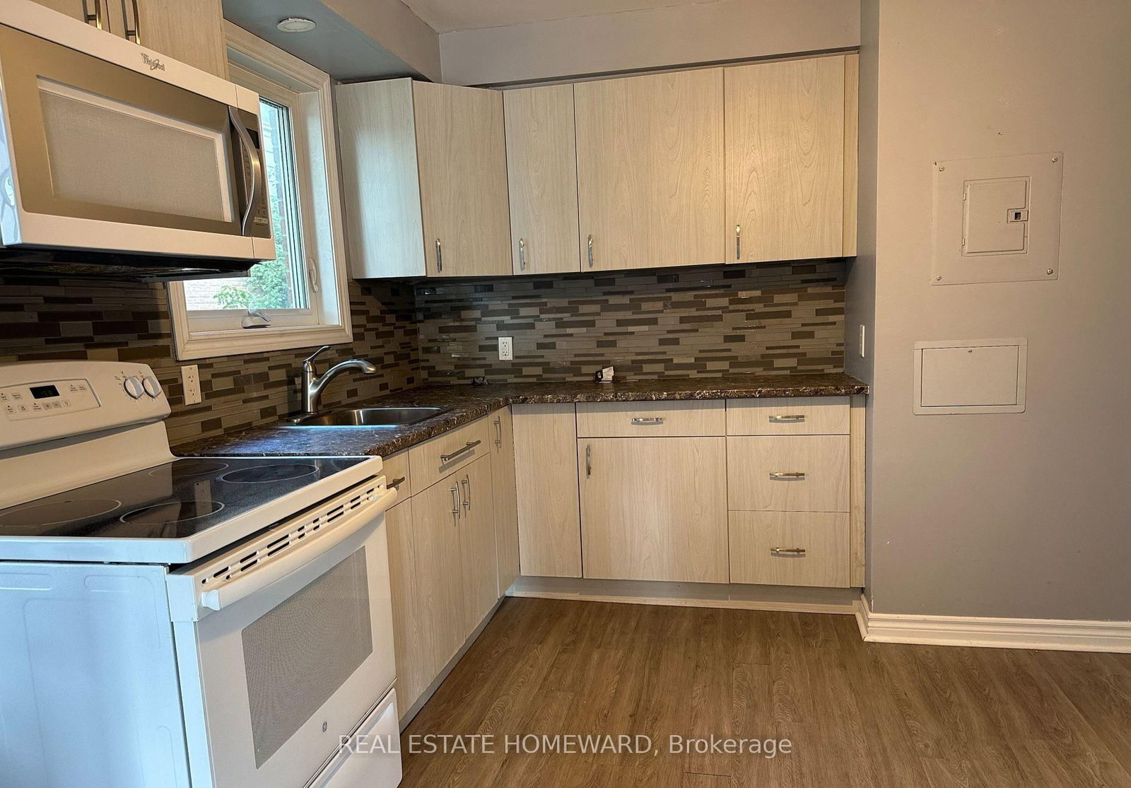 511 Harris Court, Unit Main - Photo 3