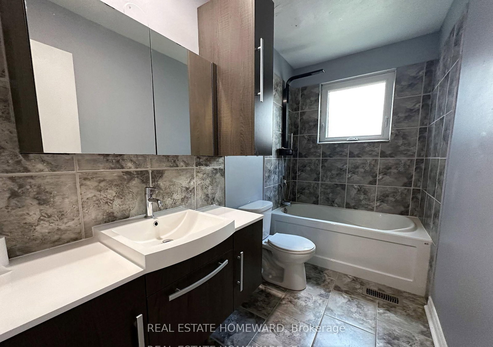 511 Harris Court, Unit Main - Photo 4