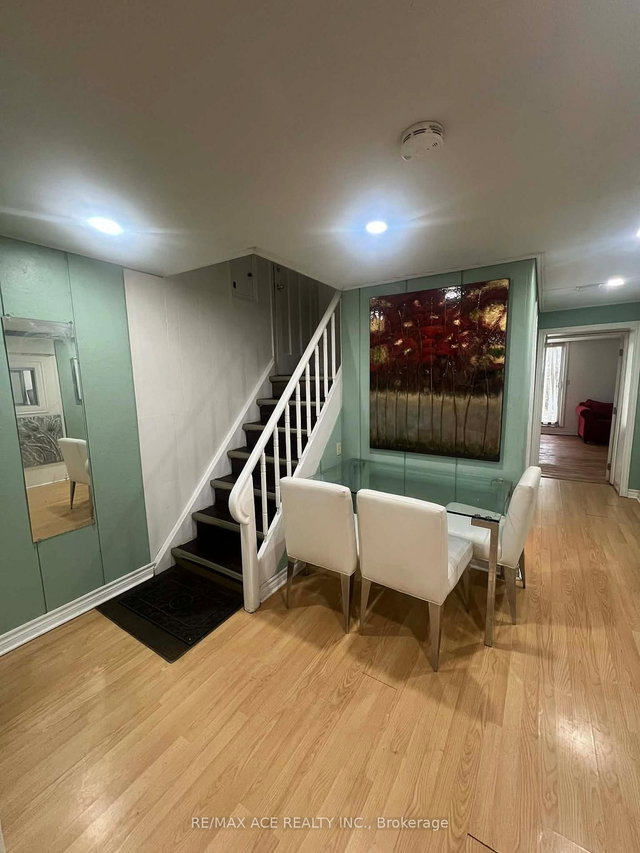 Bsmt - 3715 St Clair Avenue E