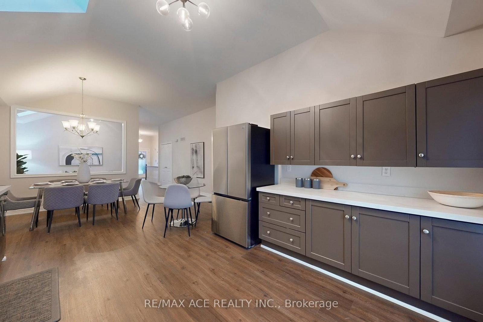 Detached House sold at 66 William Jose Court, Clarington, Ontario, L1B 1N7 - Newcastle - MLS: E12651978