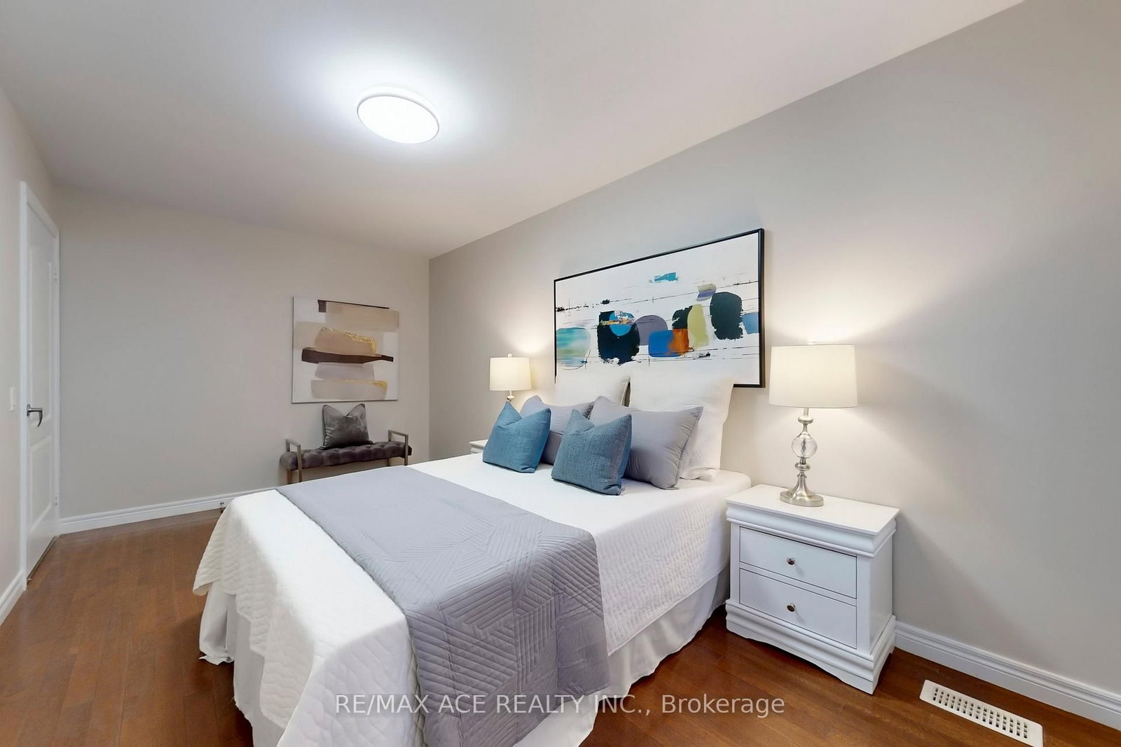 Detached House sold at 66 William Jose Court, Clarington, Ontario, L1B 1N7 - Newcastle - MLS: E12651978