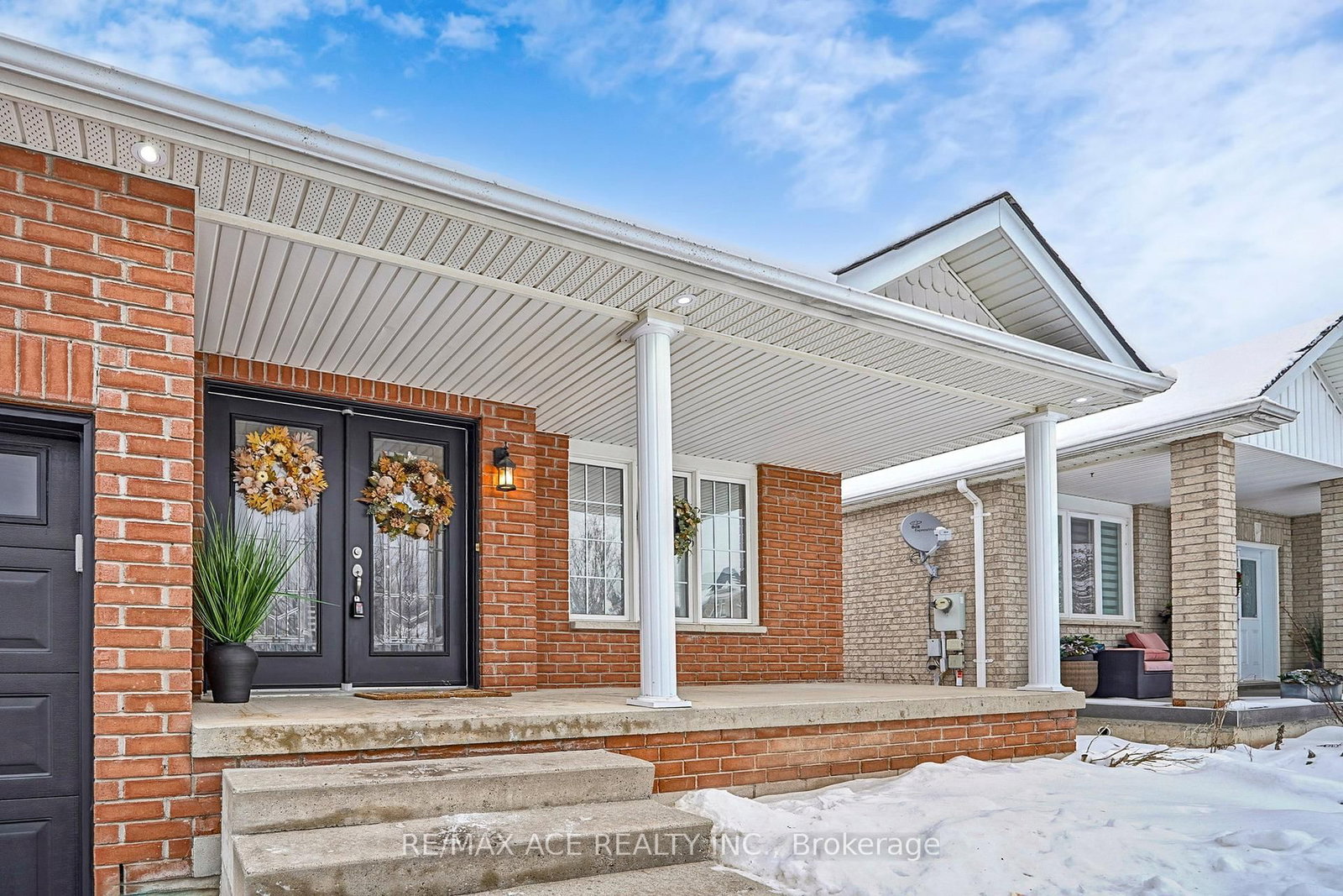 Detached House sold at 66 William Jose Court, Clarington, Ontario, L1B 1N7 - Newcastle - MLS: E12651978