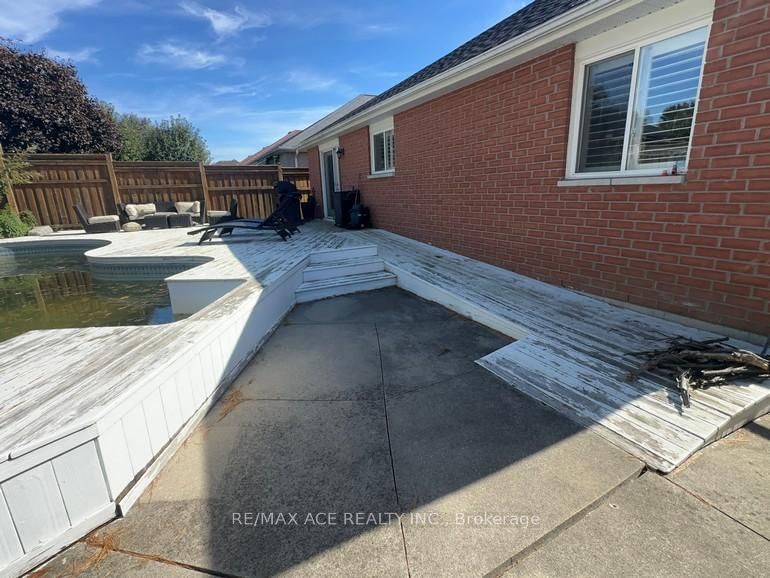 Detached House sold at 66 William Jose Court, Clarington, Ontario, L1B 1N7 - Newcastle - MLS: E12651978