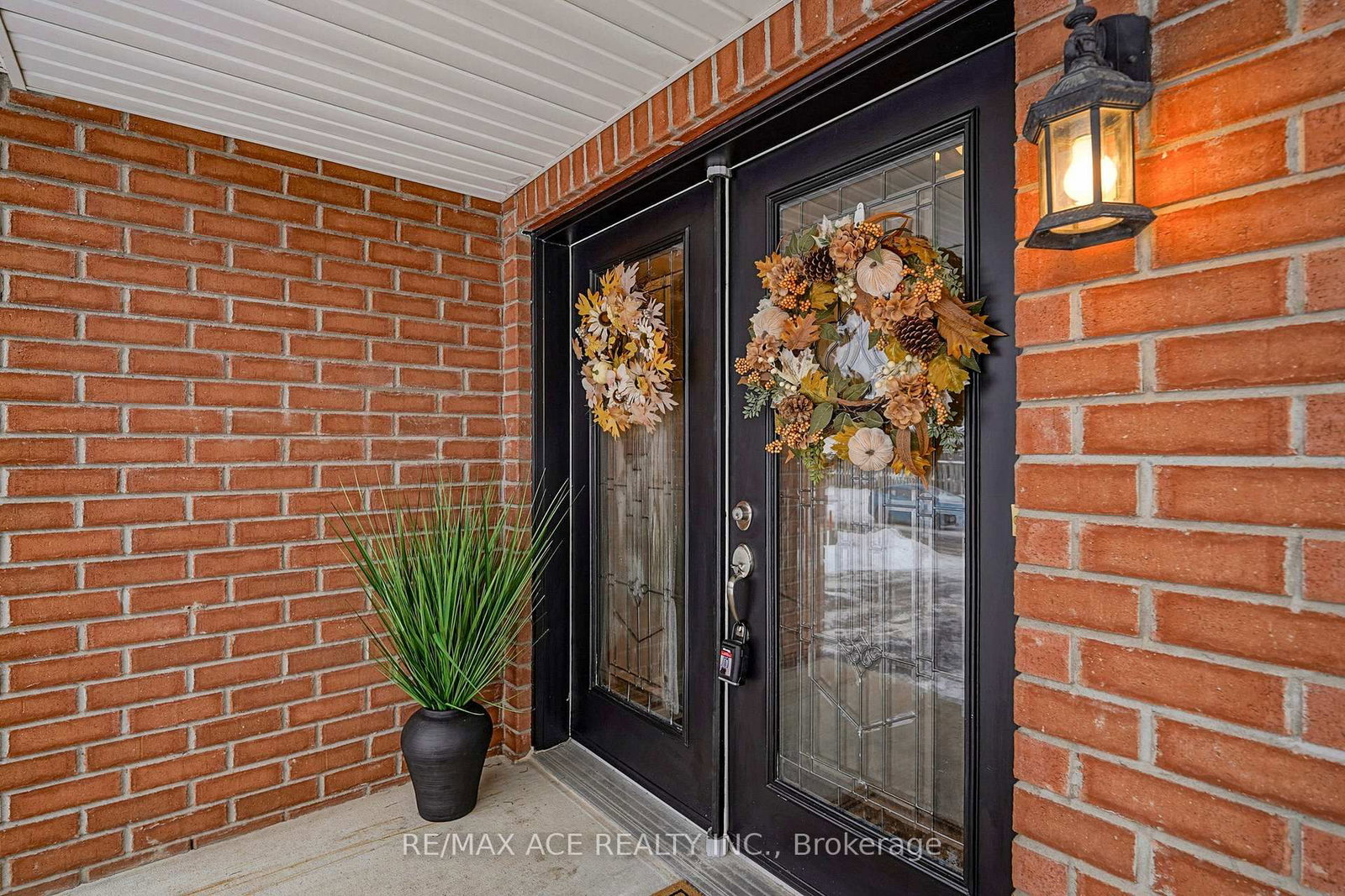 Detached House sold at 66 William Jose Court, Clarington, Ontario, L1B 1N7 - Newcastle - MLS: E12651978