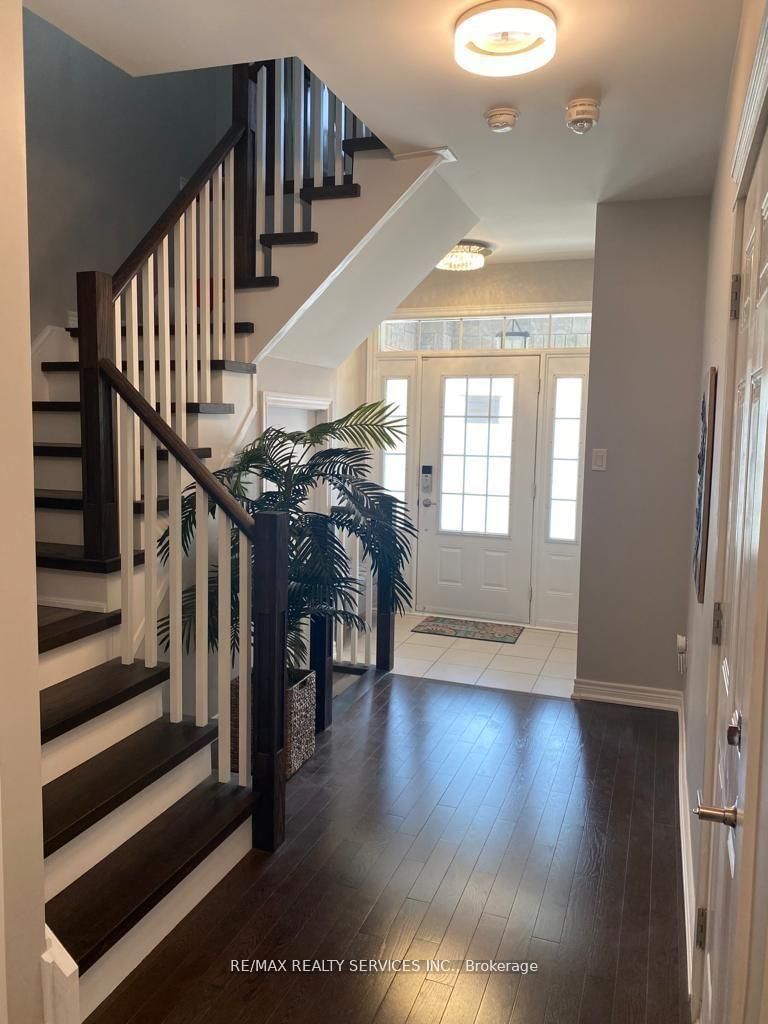 58 Promenade Dr N, Whitby, L1R 0L4 | Image 3