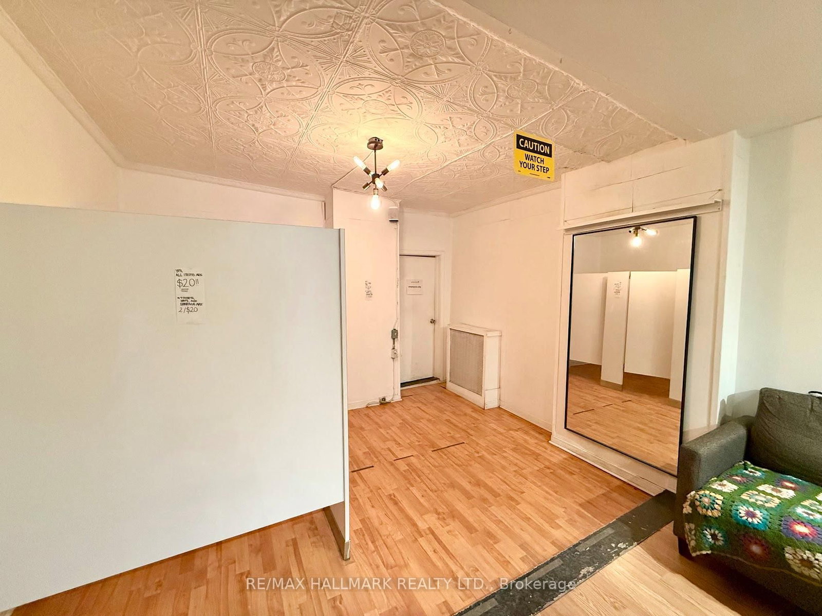 768 Queen Street E - Photo 9