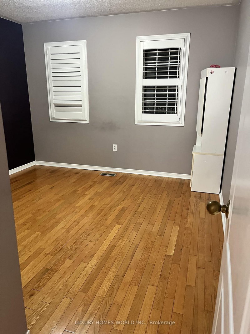 7 Glacier Cres, Toronto, M1X 2A9 | Image 2