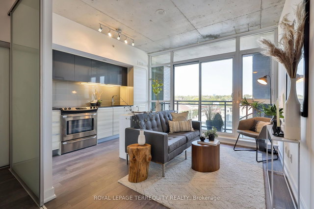 625 - 1190 Dundas Street E