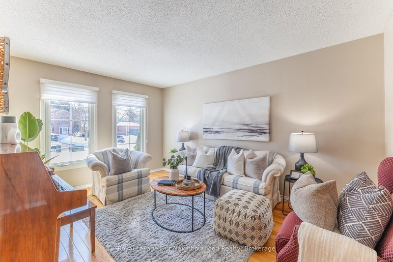 10 Holden Crt, Whitby, L1N 9A1 | Image 3