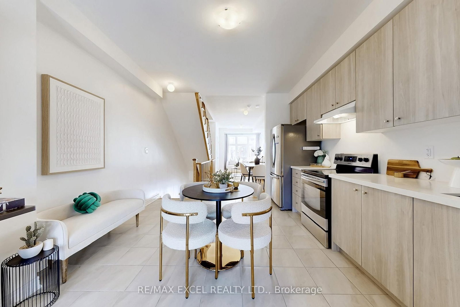 Townhouse sold at 2839 WHITES Road, Pickering, Ontario, L1X 0P4 - Rural Pickering - MLS: E12661174