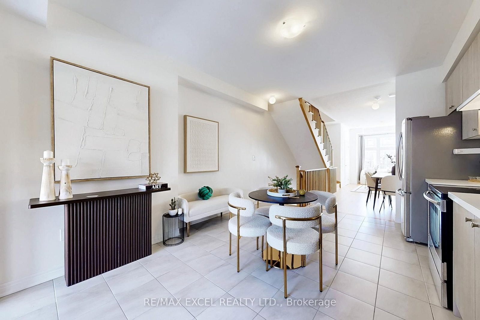 Townhouse sold at 2839 WHITES Road, Pickering, Ontario, L1X 0P4 - Rural Pickering - MLS: E12661174