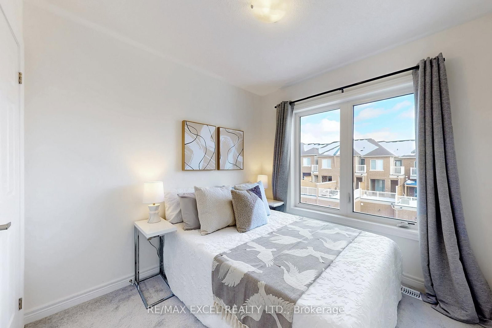 Townhouse sold at 2839 WHITES Road, Pickering, Ontario, L1X 0P4 - Rural Pickering - MLS: E12661174