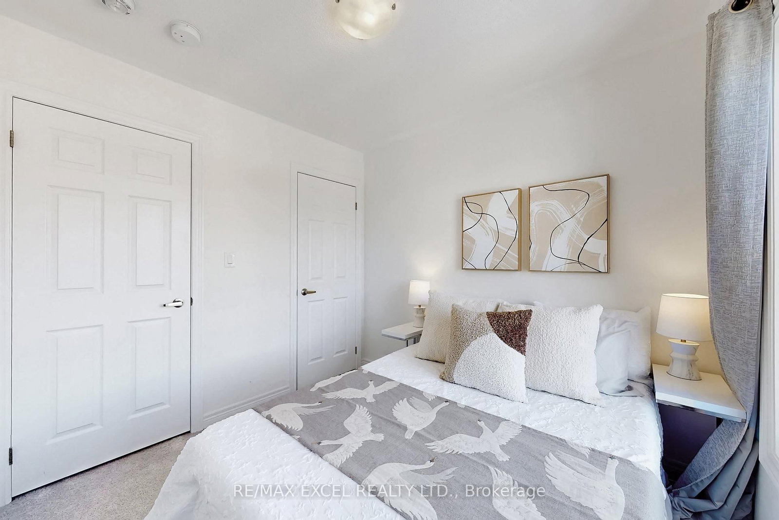 Townhouse sold at 2839 WHITES Road, Pickering, Ontario, L1X 0P4 - Rural Pickering - MLS: E12661174