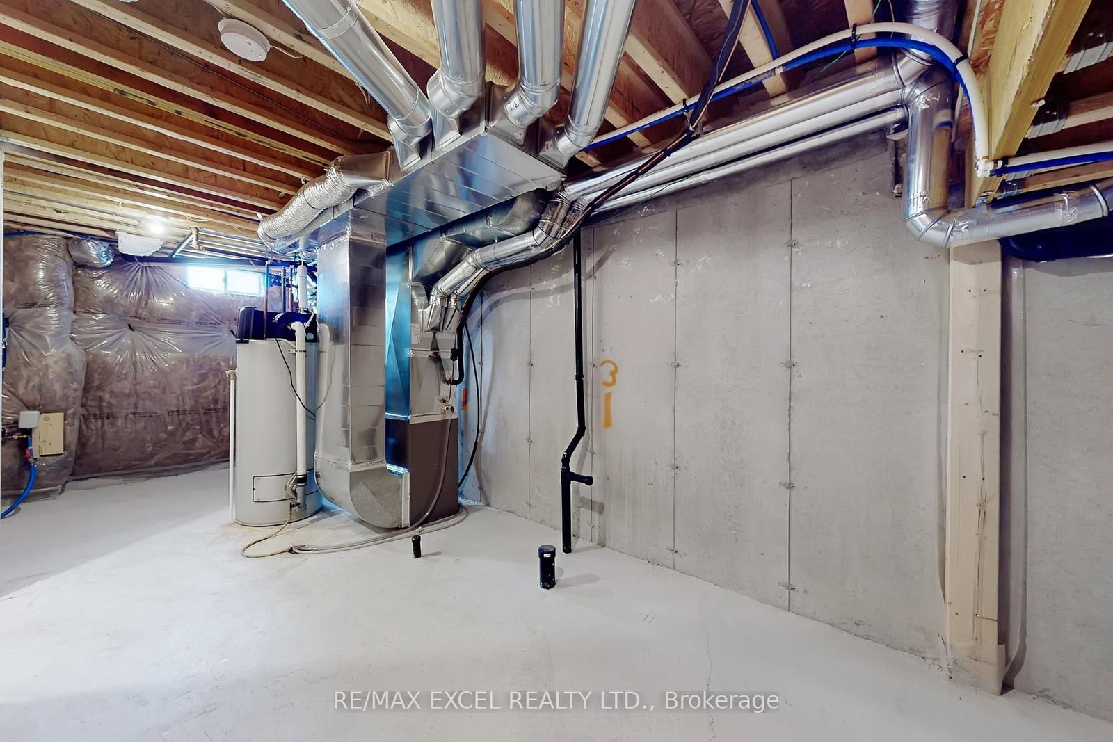 Townhouse sold at 2839 WHITES Road, Pickering, Ontario, L1X 0P4 - Rural Pickering - MLS: E12661174