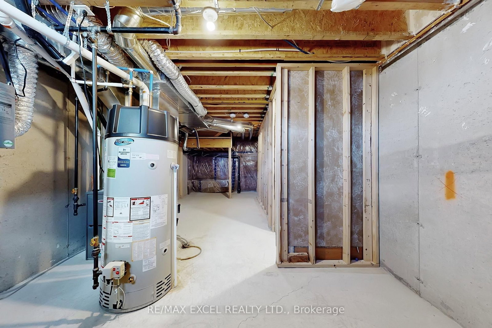 Townhouse sold at 2839 WHITES Road, Pickering, Ontario, L1X 0P4 - Rural Pickering - MLS: E12661174