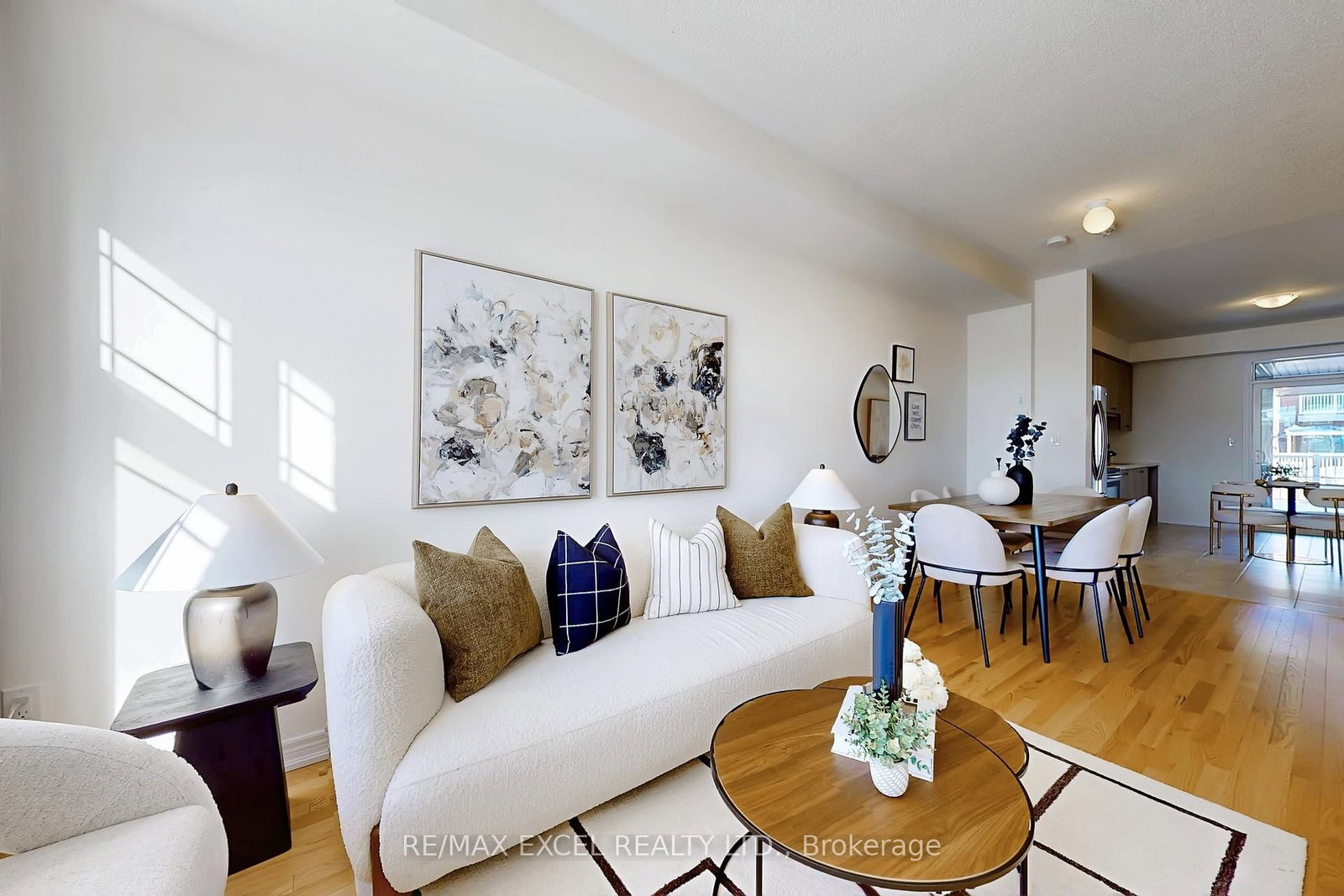 Townhouse sold at 2839 WHITES Road, Pickering, Ontario, L1X 0P4 - Rural Pickering - MLS: E12661174