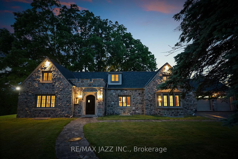 690 Bessborough Dr, Oshawa, L1G 4H2 | Image 2