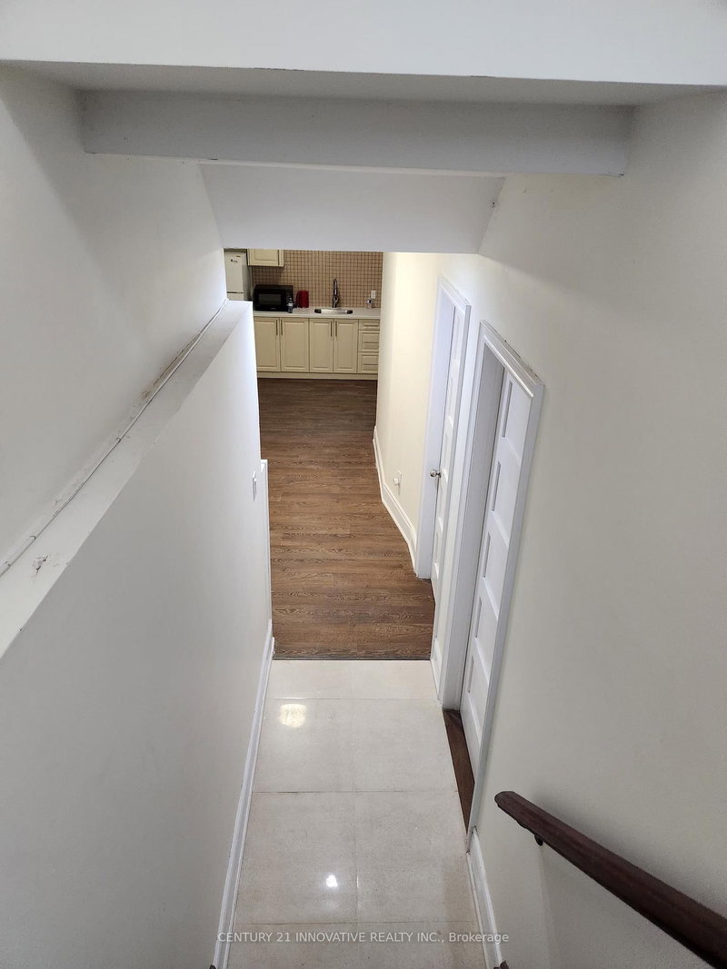 33 Scarborough Golf Club Rd, Toronto, M1M 3C6 | Image 2