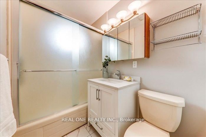 Detached House for lease at 164 Ellington Drive, Toronto, Ontario, M1R 3Y3 - Wexford-Maryvale - MLS: E12661694