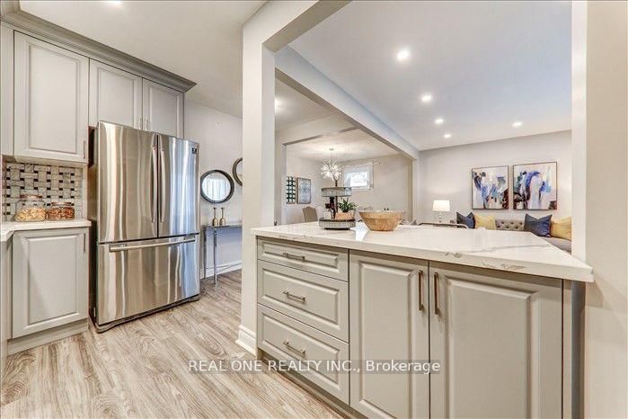 Detached House for lease at 164 Ellington Drive, Toronto, Ontario, M1R 3Y3 - Wexford-Maryvale - MLS: E12661694