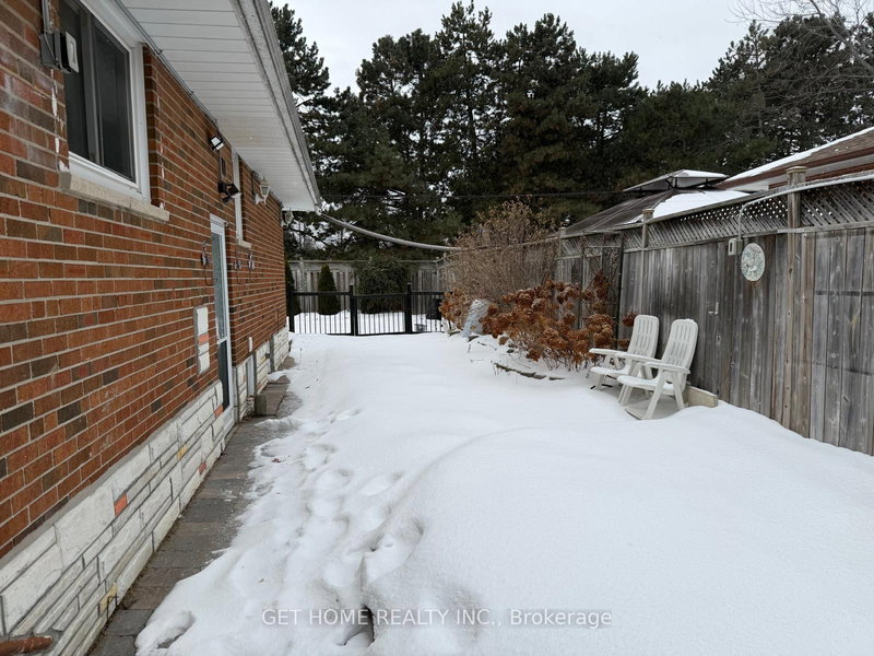 Bsmt - 70 Moraine Hill Dr, Toronto, M1T 2A2 | Image 2