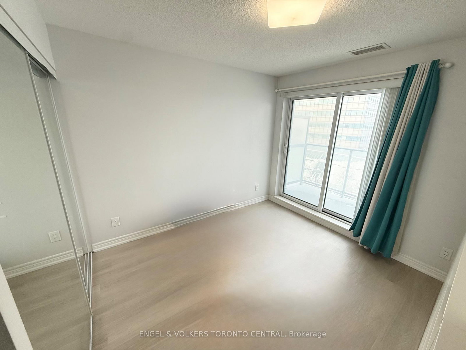 70 Town Centre Court, Unit 814 - Photo 16