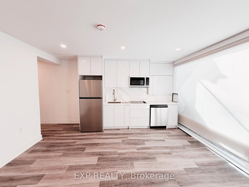 Lower - 19 Devon Rd, Toronto, M4E 2J7 | Image 2