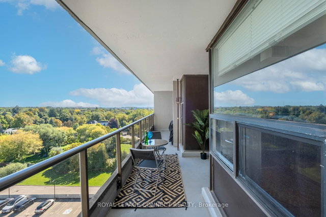 906 - 92 Church Street S