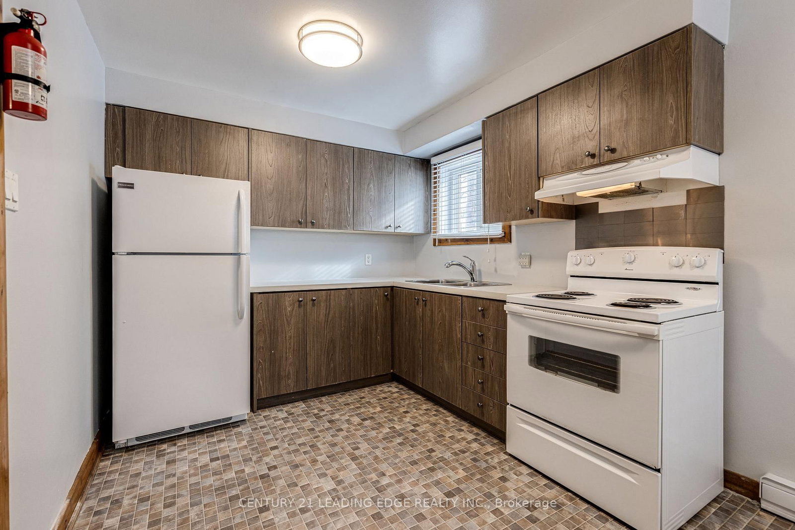 796 MIDLAND Avenue, Unit 1 - Photo 3