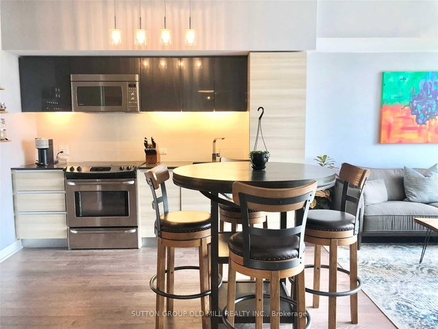 1012 - 1190 Dundas Street E