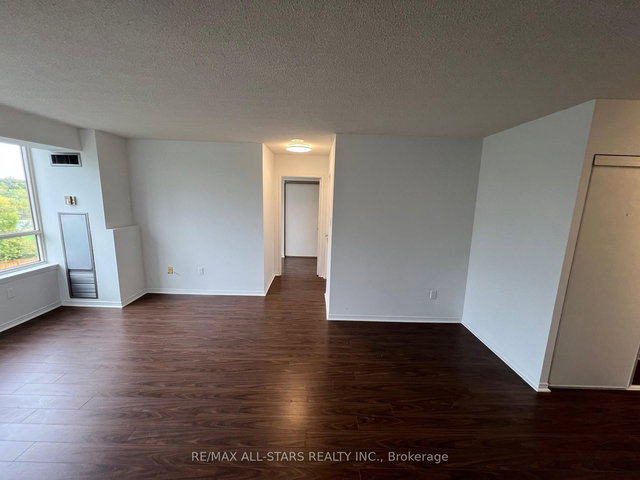 611 - 5 Greystone Walk Drive