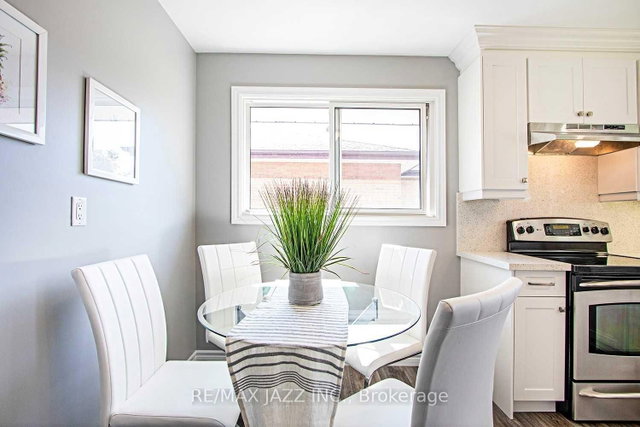Main - 325 Poplar Street