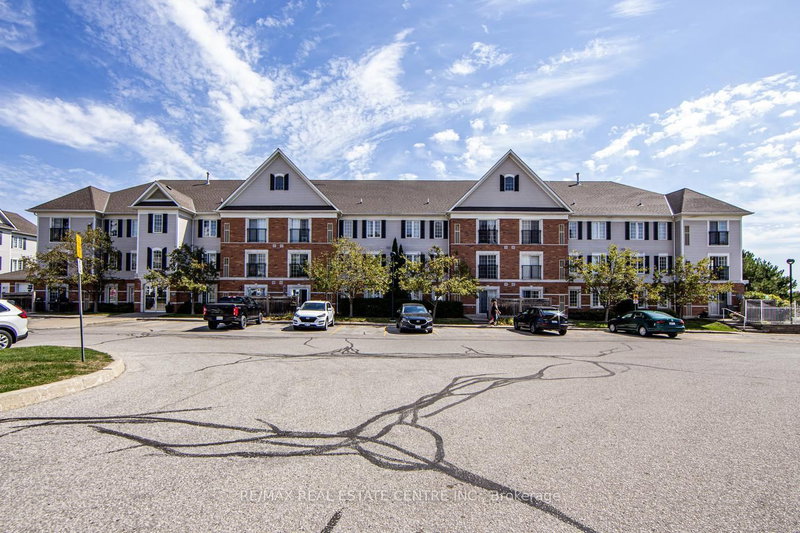 207 - 106 Aspen Springs Dr, Clarington, L1C 5N7 | Image 2