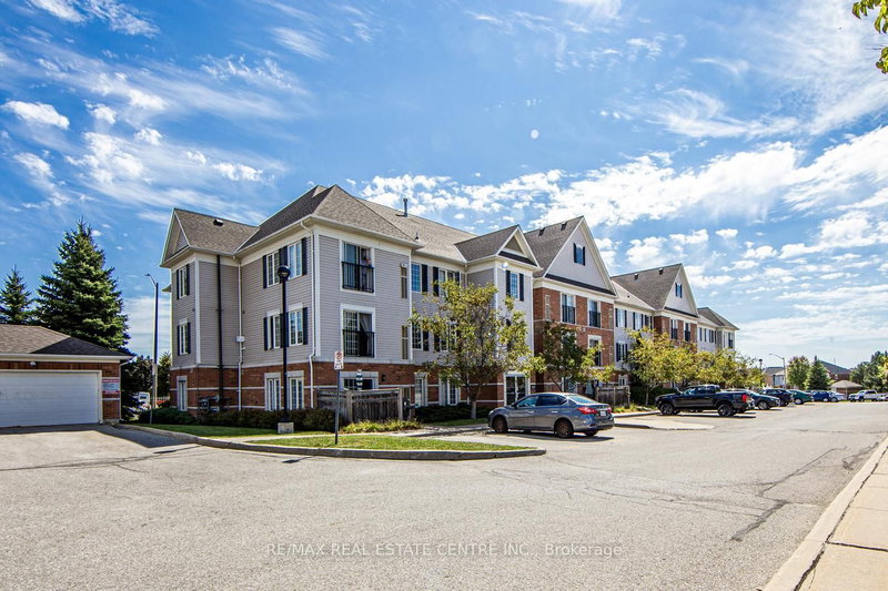 207 - 106 Aspen Springs Dr, Clarington, L1C 5N7 | Image 3