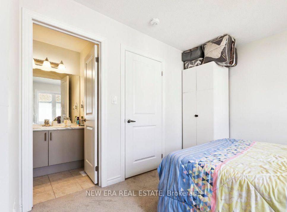 Townhouse for sale at 778 Kootenay Path, Oshawa, Ontario, L1H 0A7 - Donevan - MLS: E12673790