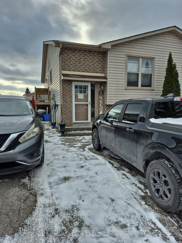 A - 25 Wellington Avenue E