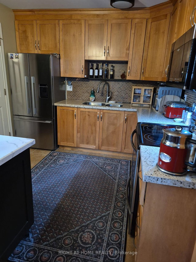 A - 25 Wellington Avenue E