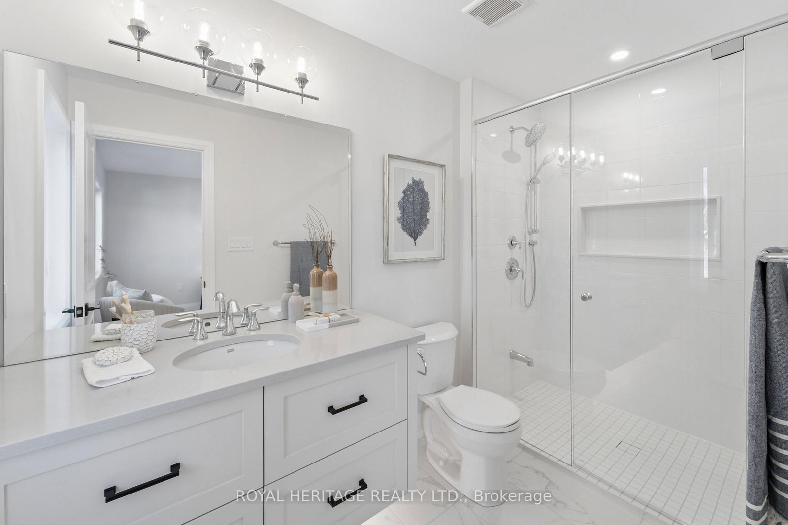 127 Hickory Street N - Photo 16