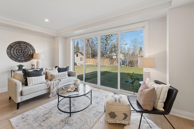 127 Hickory Street N