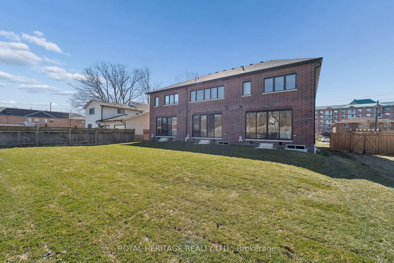 Townhouse for sale at 129 Hickory Street, Whitby, Ontario, L1N 3X6 - Downtown Whitby - MLS: E12677466