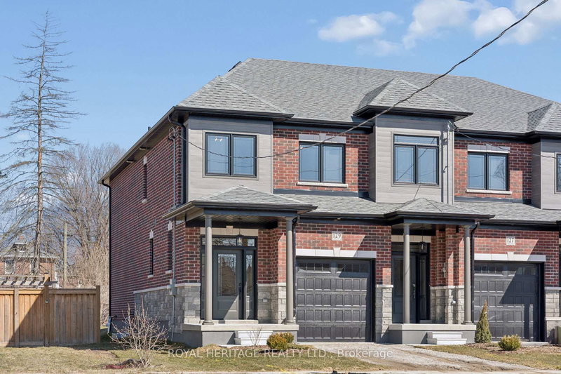 129 Hickory St N, Whitby, L1N 3X6 | Image 2