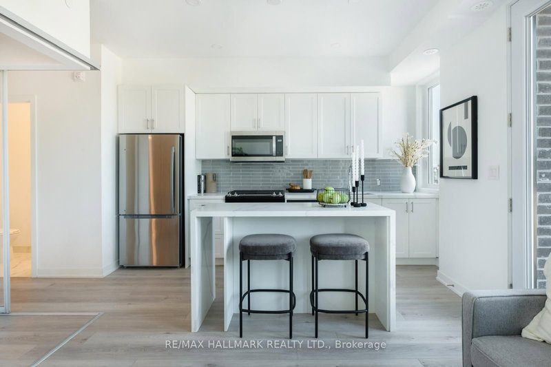 4 - 1459 O'Connor Dr, Toronto, M4B 2V5 | Image 2