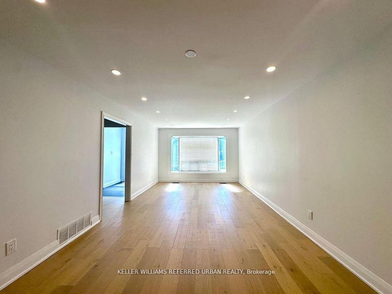 Main - 906 Marinet Cres, Pickering, L1W 2M1 | Image 2