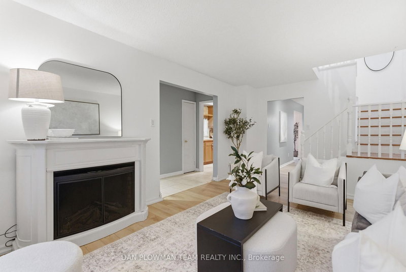 366 Rosedale Dr, Whitby, L1N 1Z4 | Image 3