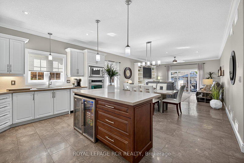 21 Corvinelli Dr, Whitby, L1M 0G7 | Image 3