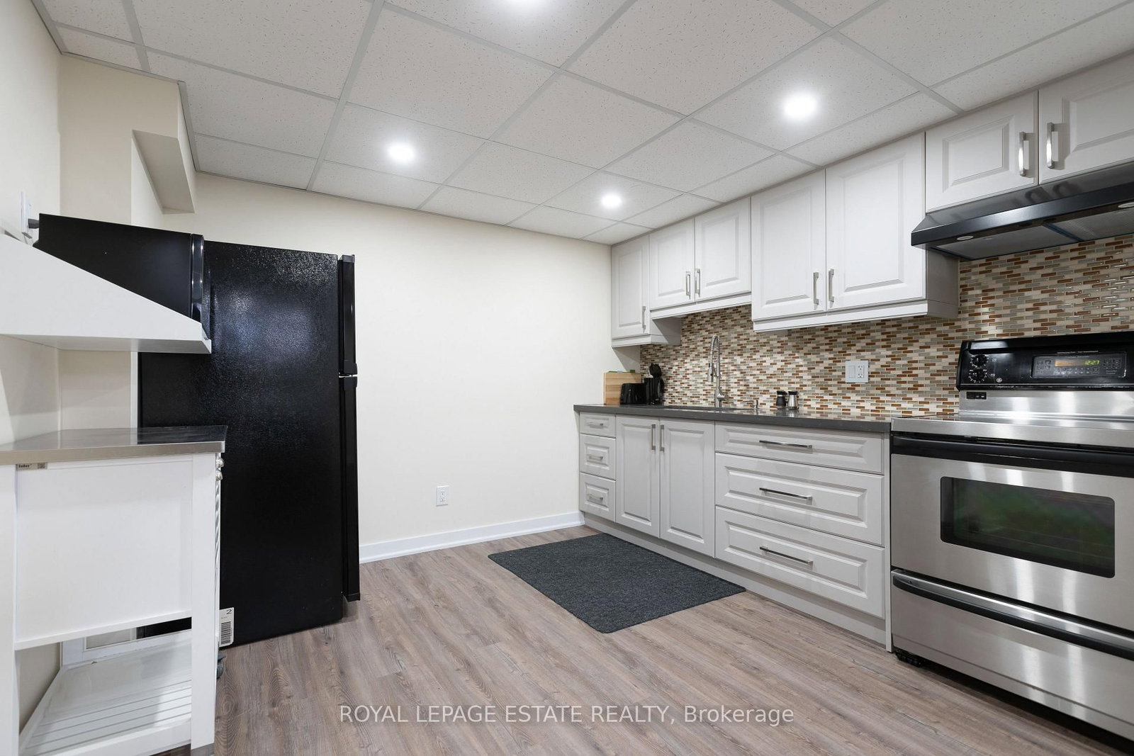 Detached House for lease at 5 Barlow Road, Toronto, Ontario, M1G 2B3 - Woburn - MLS: E12681328